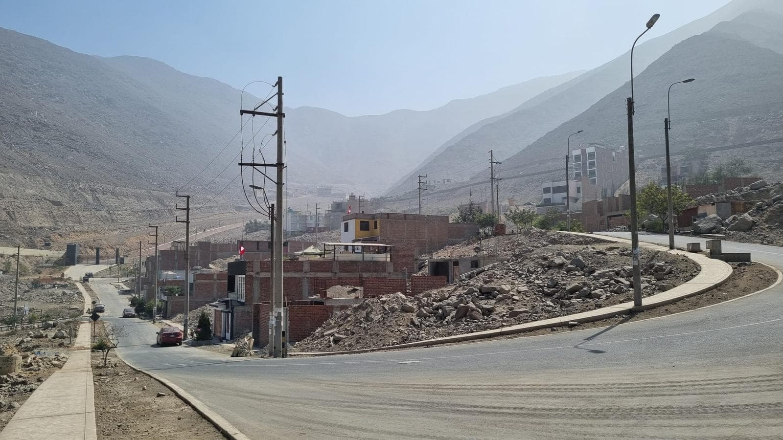 VENTA DE TERRENO EN URB MIRASOL DE HUAMPANI LURIGANCHO CHOSICA - 1