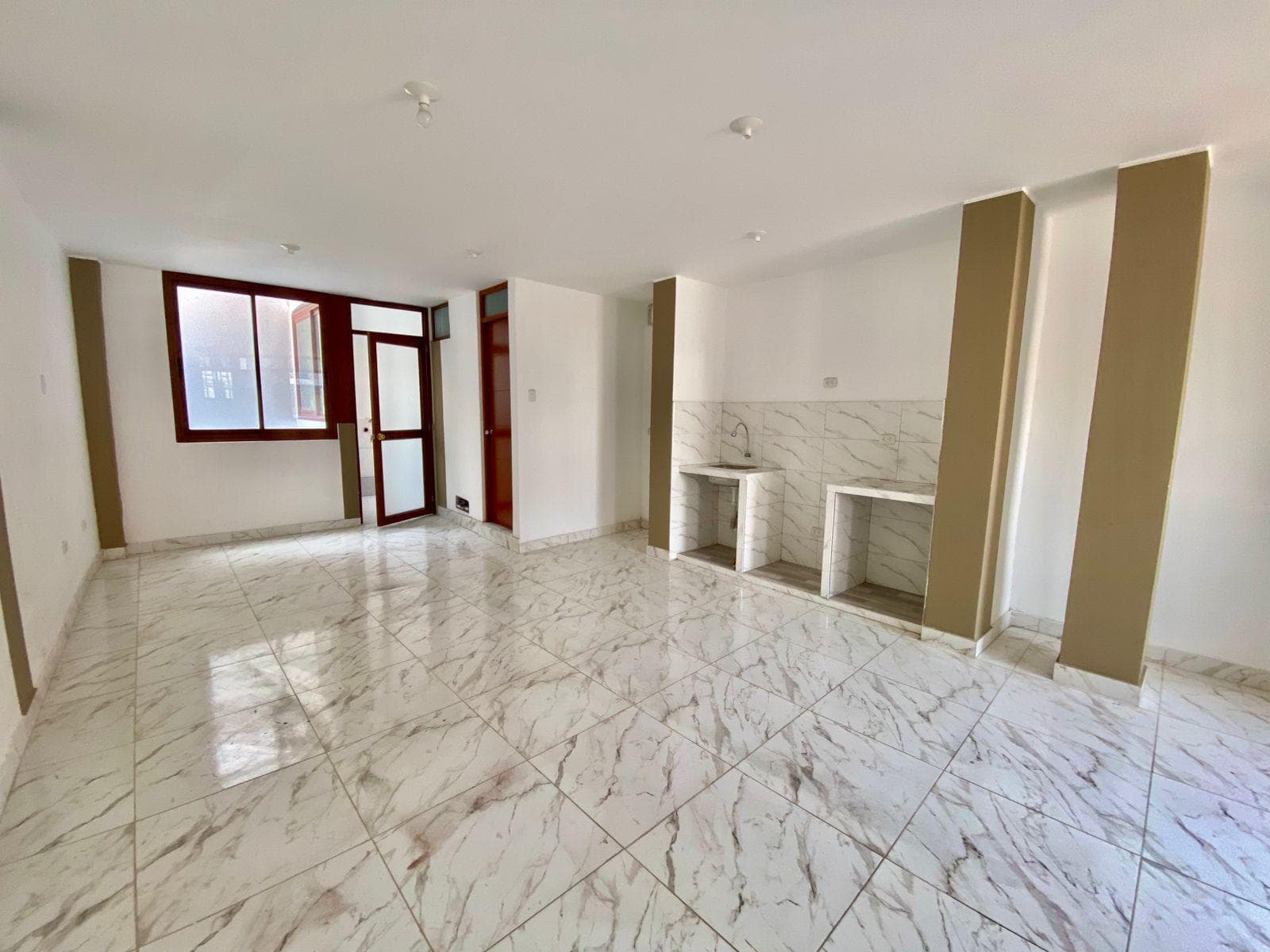 SE ALQUILAN OFICINAS DE ESTRENO EN LOS OLIVOS - 1