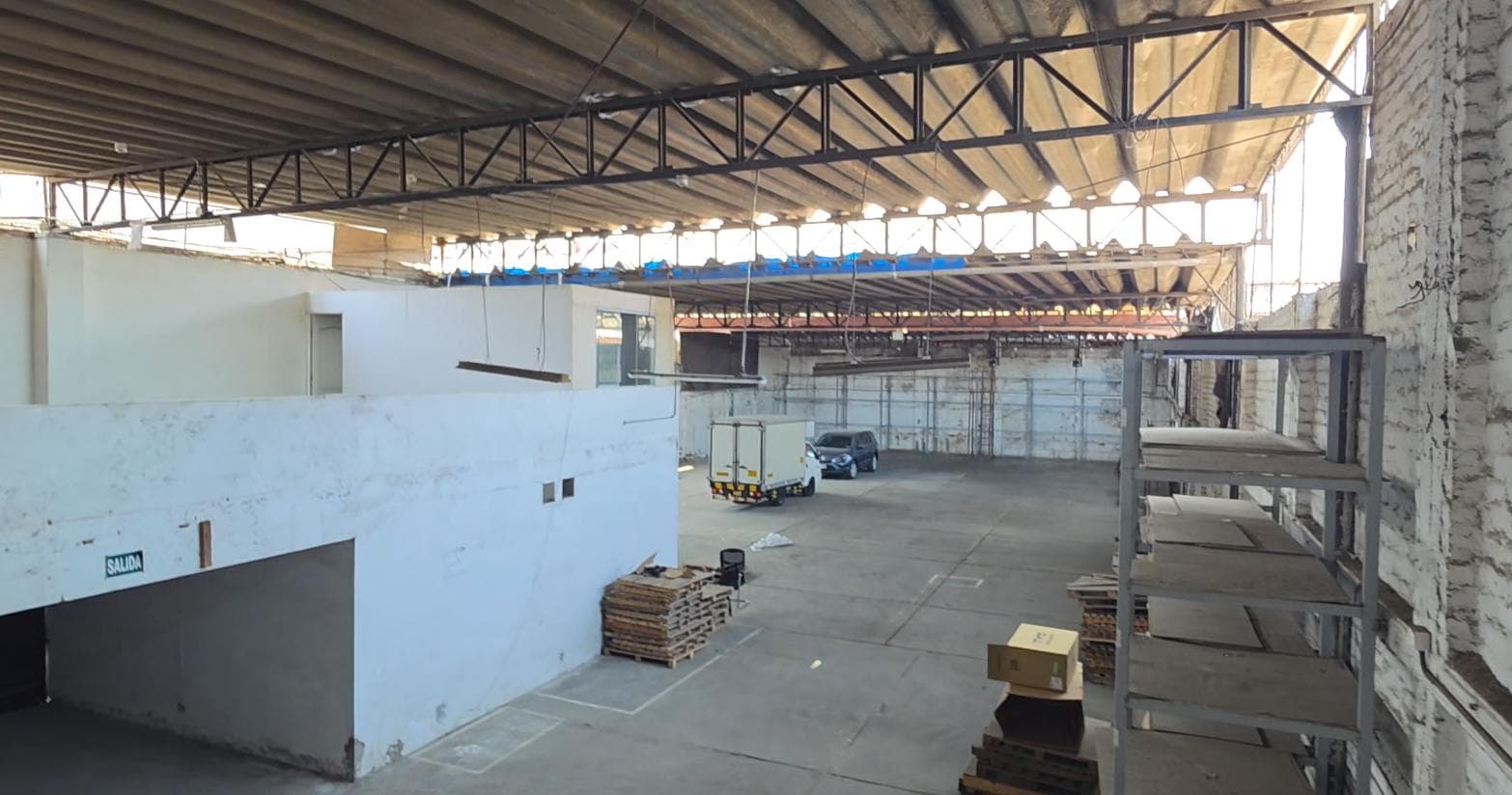 Local industrial Zonificación I-2 (industria liviana) - 1