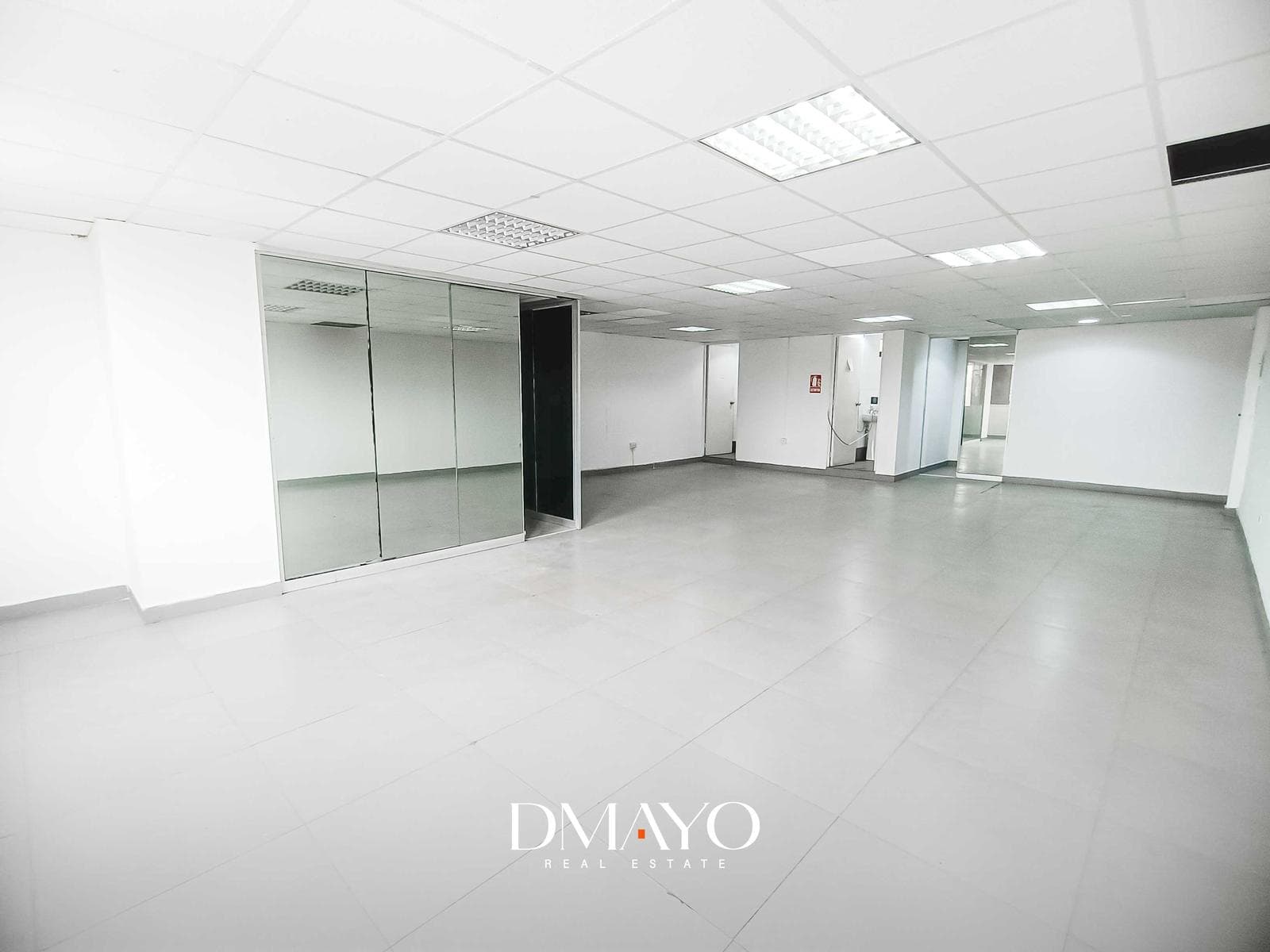 Oficina en Alquiler en JR. de La Union | Posiciona tu empresa en el corazón comercial de Lima - 1