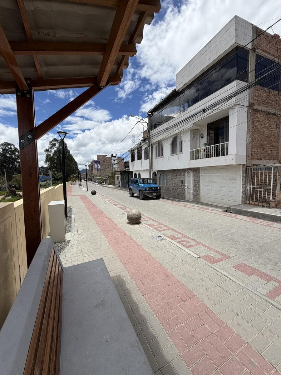 Casa en Alquiler a una cuadra del Puente Amarillo - 2