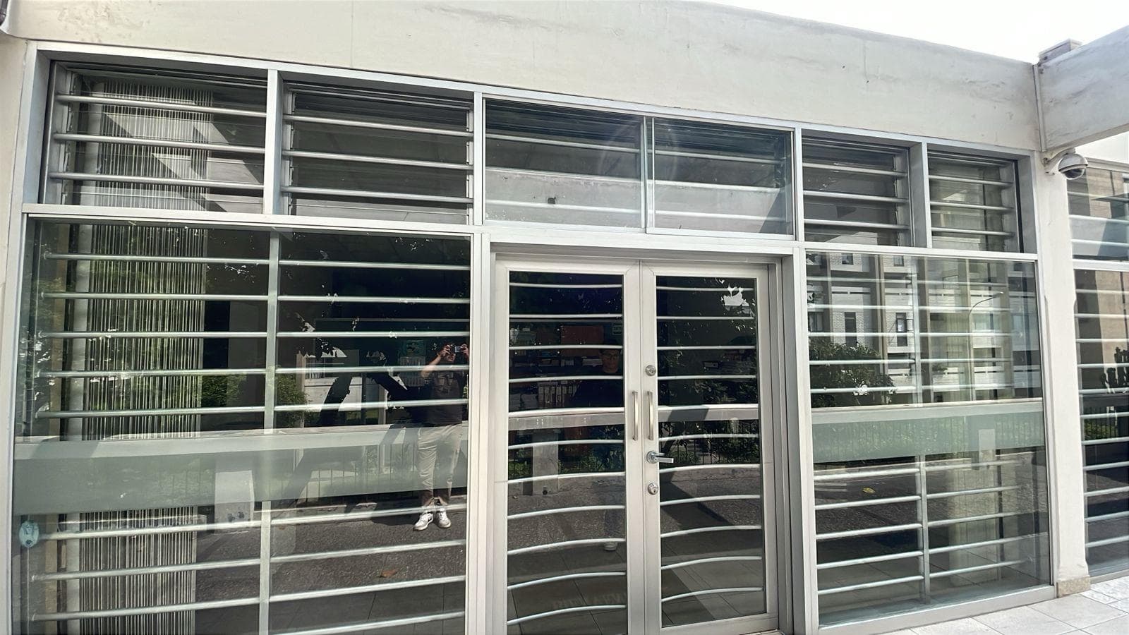 Alquilo Local Comercial en Centro Comercial San Felipe, Piso 2, Tienda 38, Jesús María. - 1