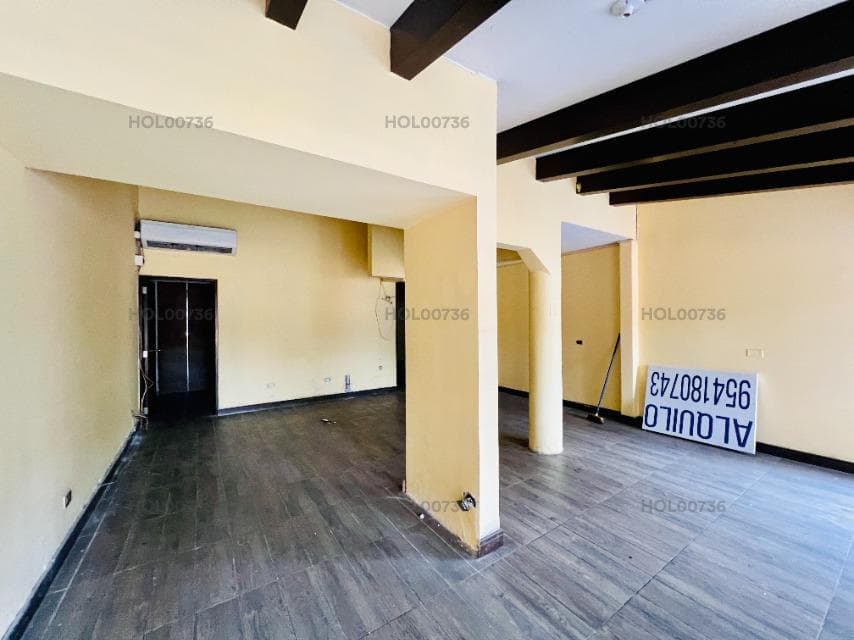 Vendo Local Flat en Avenida Caminos Del Inca N 1, Urb. Chacarilla, Surco - 1