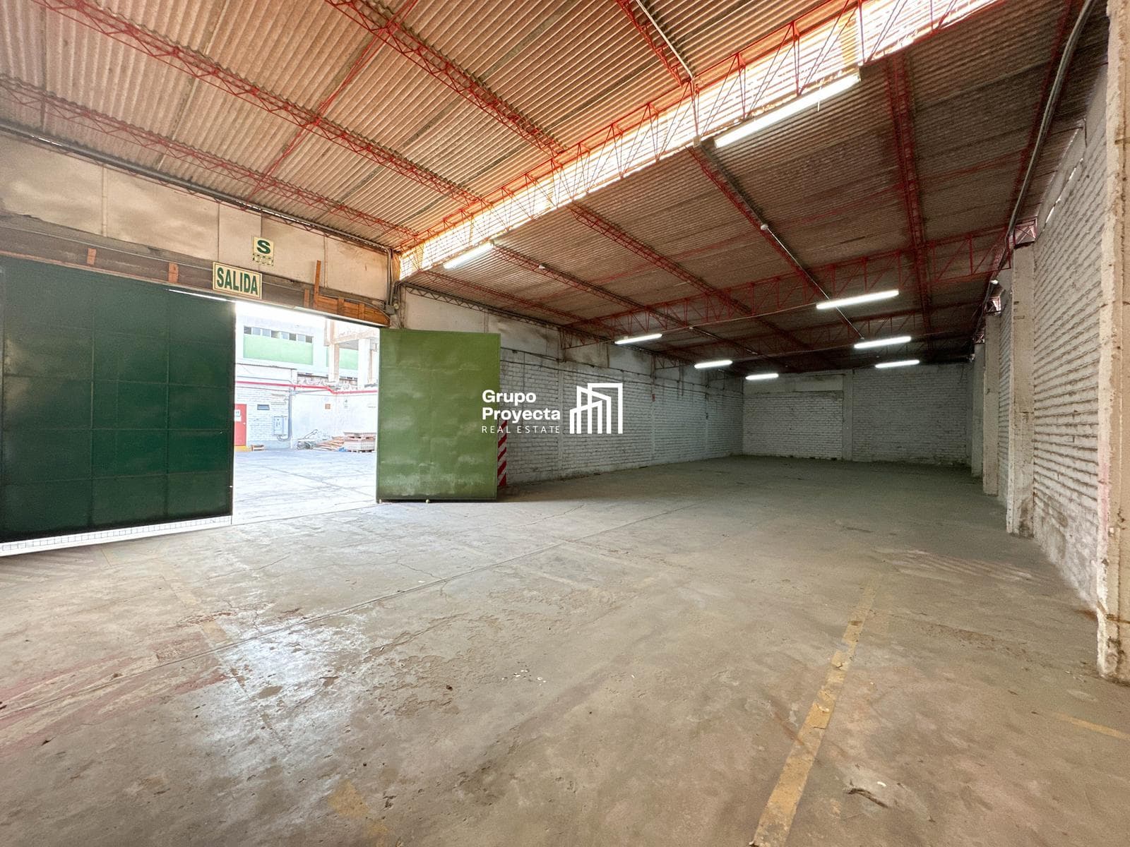 Almacén - 90 mts - 02 Cocheras - 1