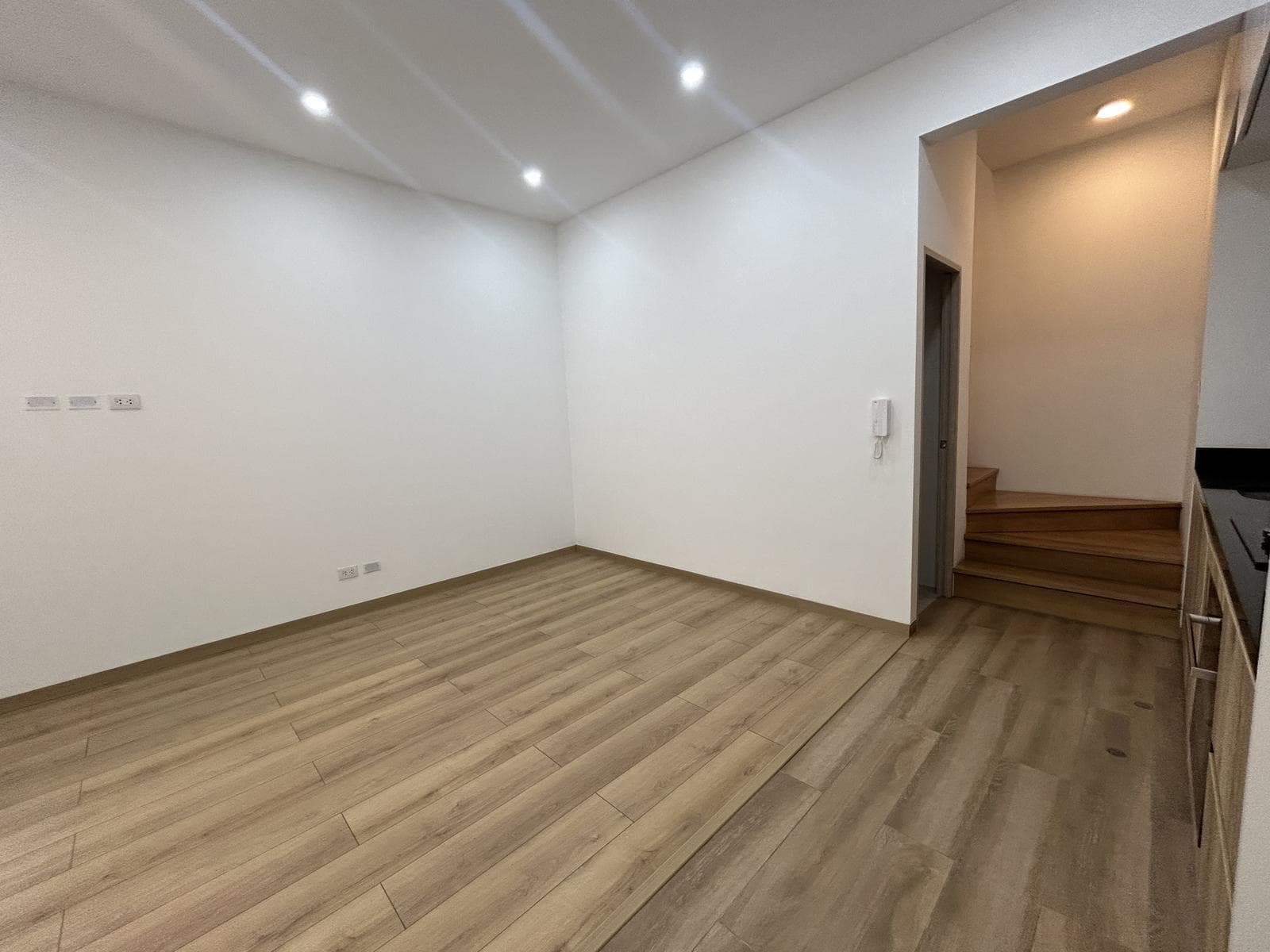 Dúplex De Estreno En Primer Piso – Mendiburu, Miraflores - 1