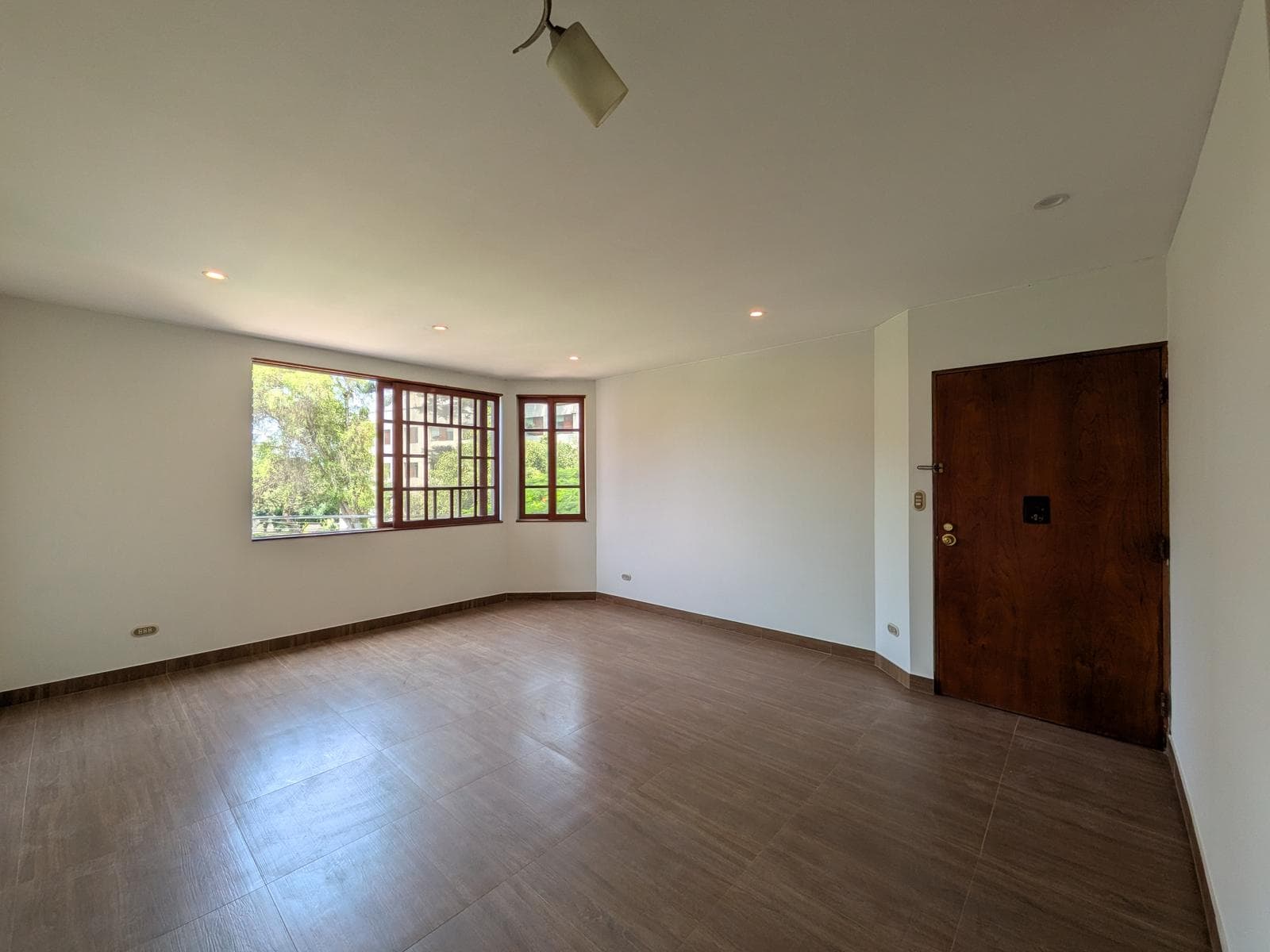 Alquiler de departamento Urb. Higuereta Surco - 160 m2 -vista a parque -2 dormitorios - 1