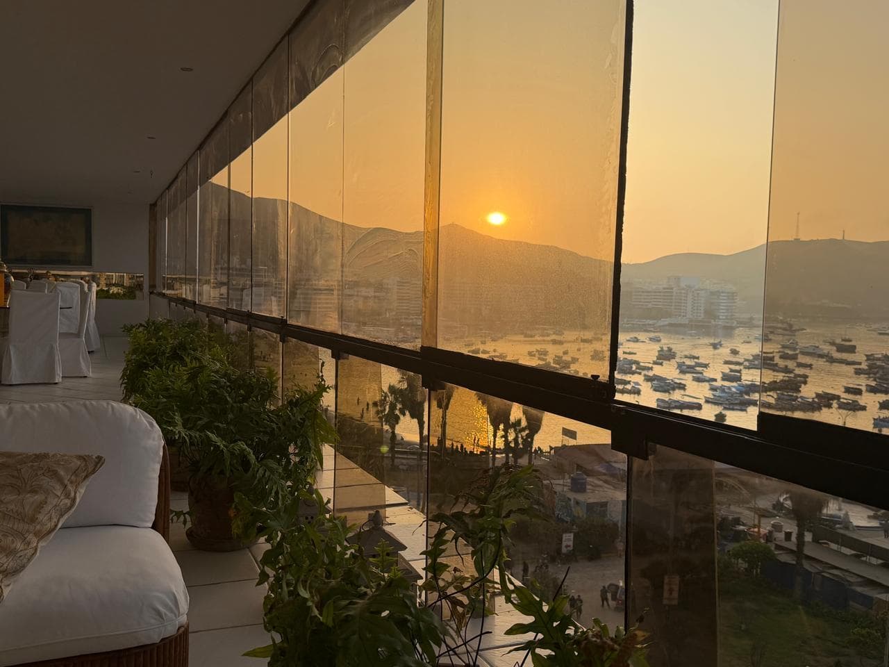 LINDO DEPARTAMENTO FRENTE AL MAR - ANCÓN - 1