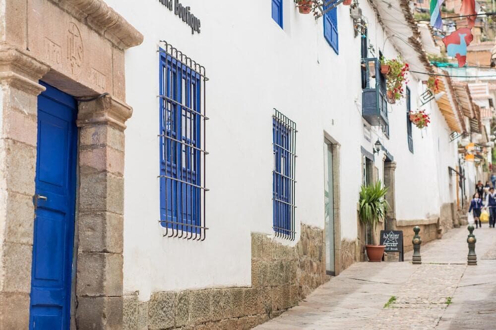 VENTA DE HOTEL HOSPEDAJE EN SAN BLAS, CUSCO - 1