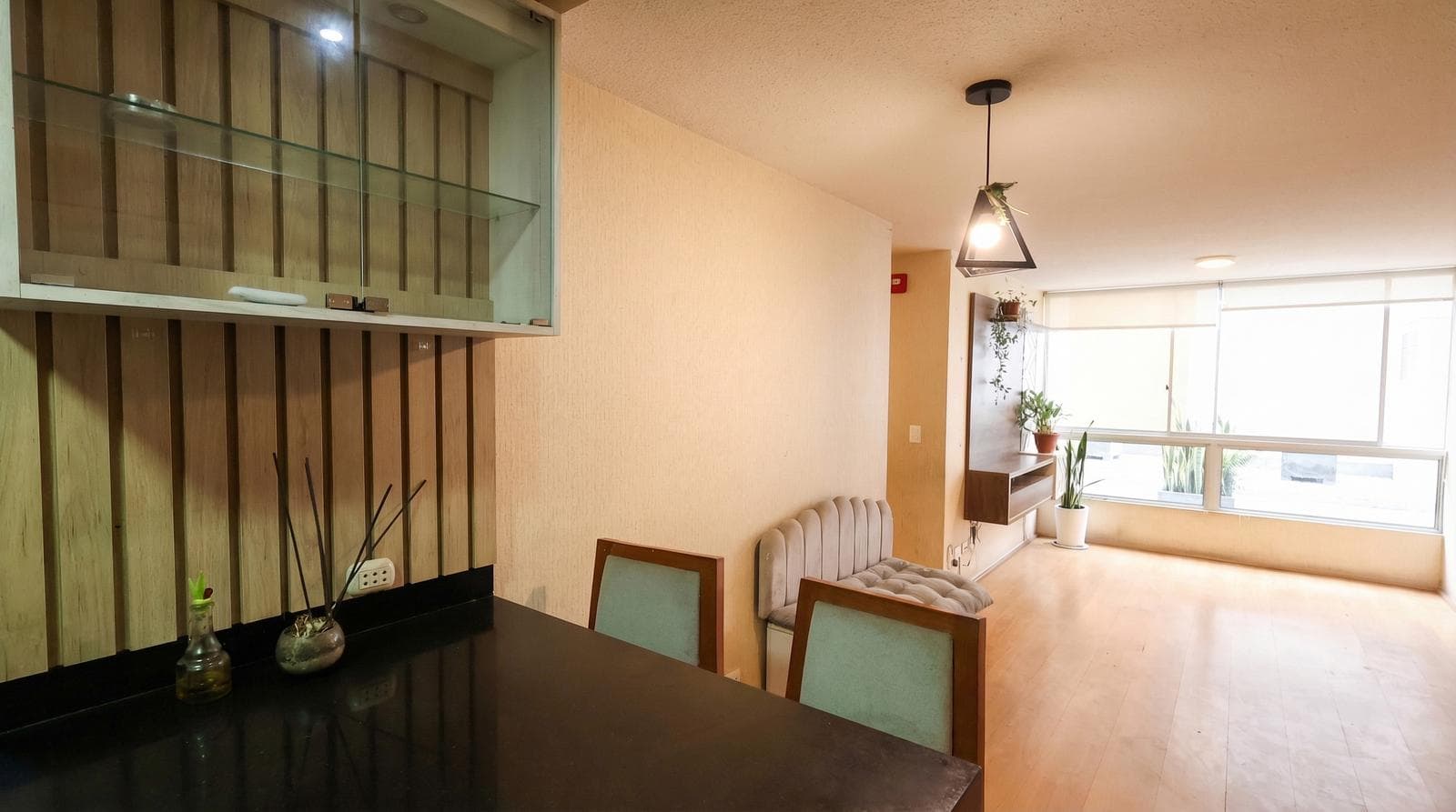 Amplia Terraza | Cocina americana | 3 dormitorios | No incluye cochera - 1