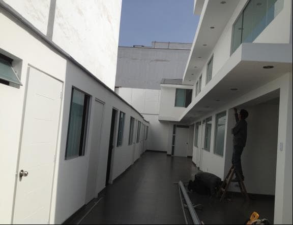 Vendo Local Industrial en Avenida Santiago de Surco N 1, Urb, Higuereta, Surco. - 1