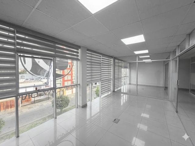 Oficina en Trujillo - 1