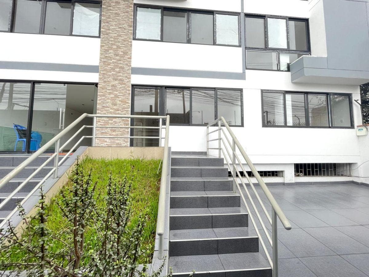 DEPA ESTRENO 137 MT PRIMER PISO EN VALLE HERMOSO - SURCO + 1 ESTACIONAMIENTO - 1