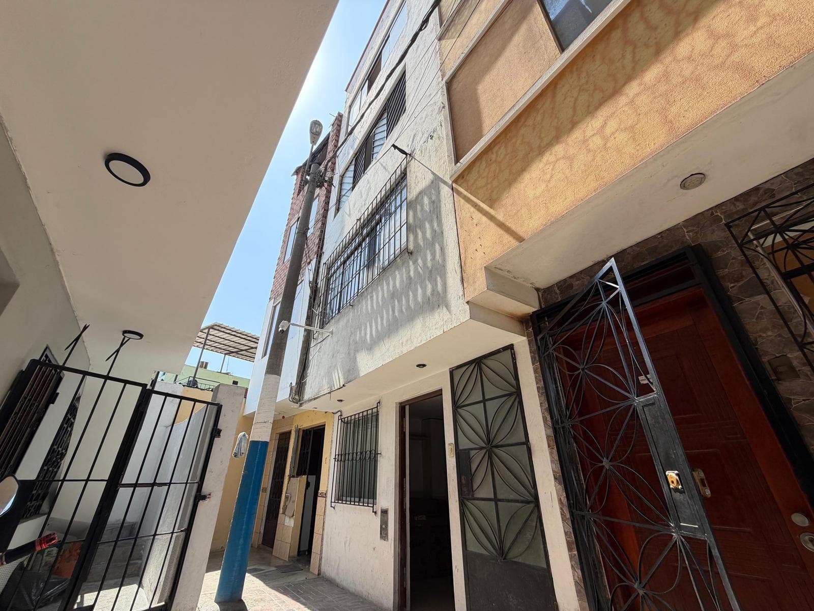 Venta de Edificio en Zona Privilegiada del Rimac - 1