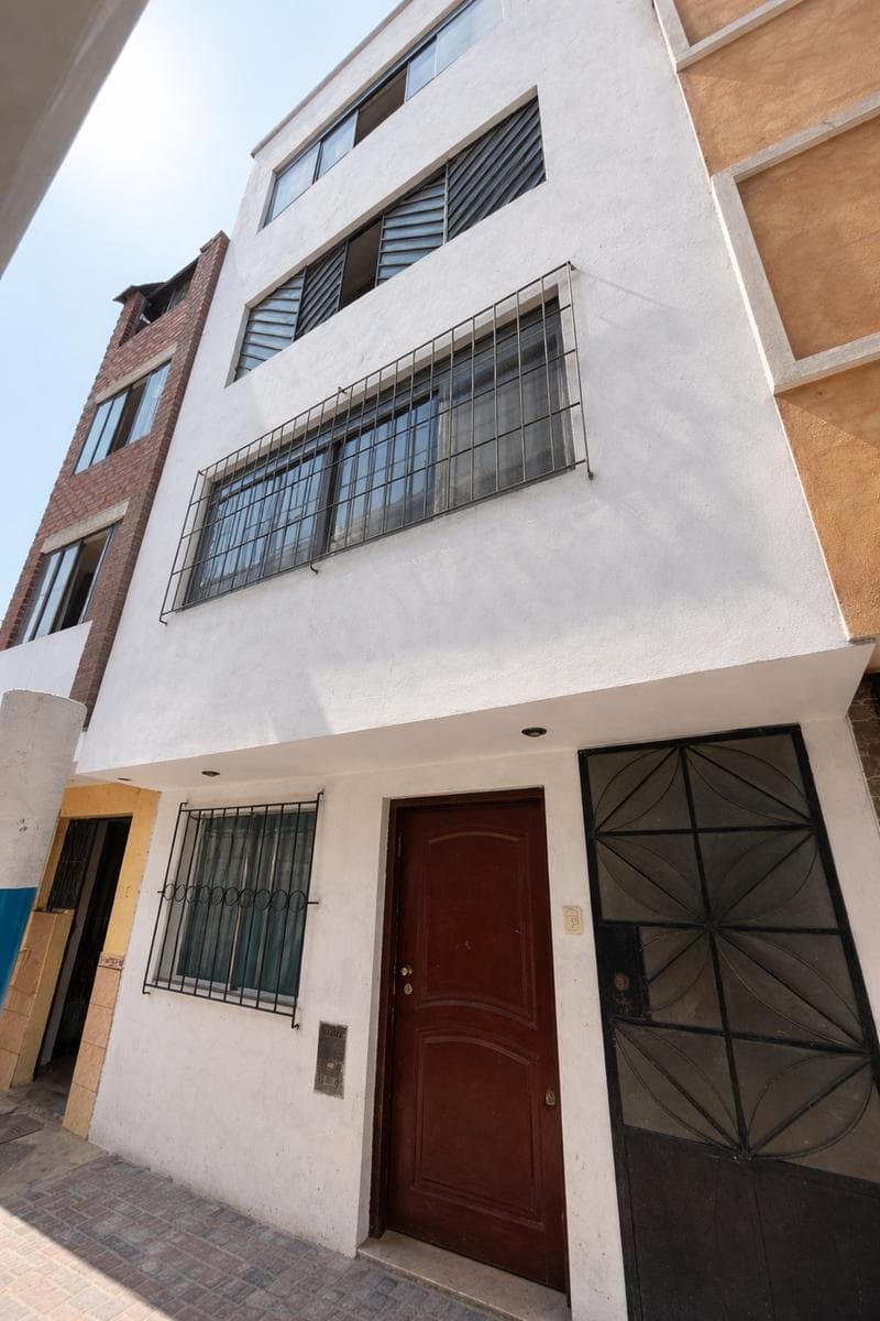 Venta de Local Comercial en Privilegiada Zona del Rimac - 1