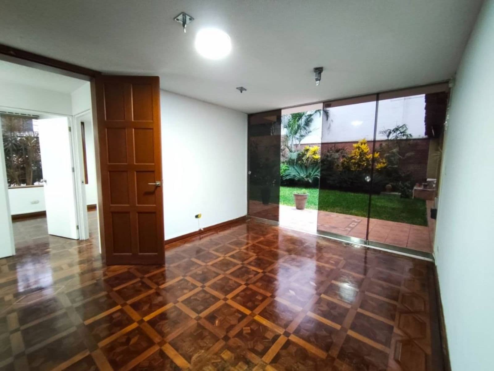 Oficina en alquiler a puerta cerrada Gozzoli Norte - 1