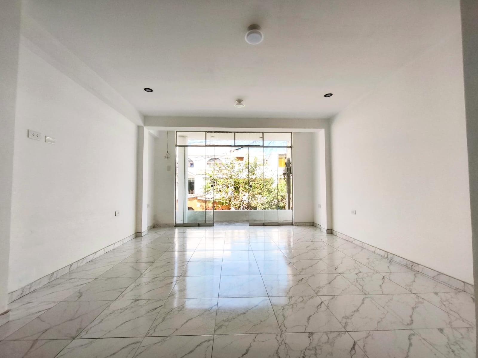 DEPARTAMENTO EN VENTA PISO 2, ESPALDAS DE TOTUS TOMAS VALLE / DOMINICOS CALLAO - 1