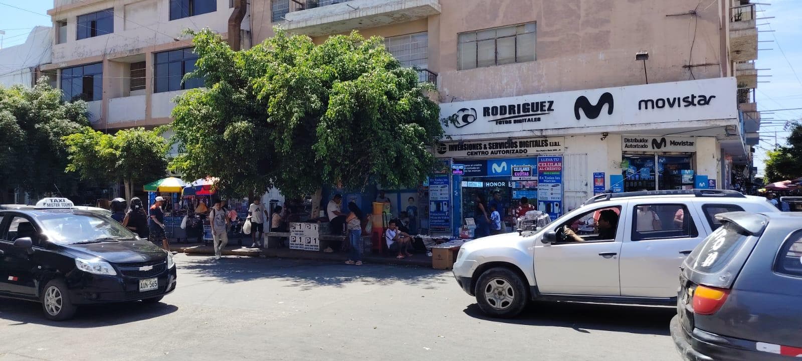 ALQUILER DE LOCAL COMERCIAL EN EL CENTRO DE CHICLAYO - 1