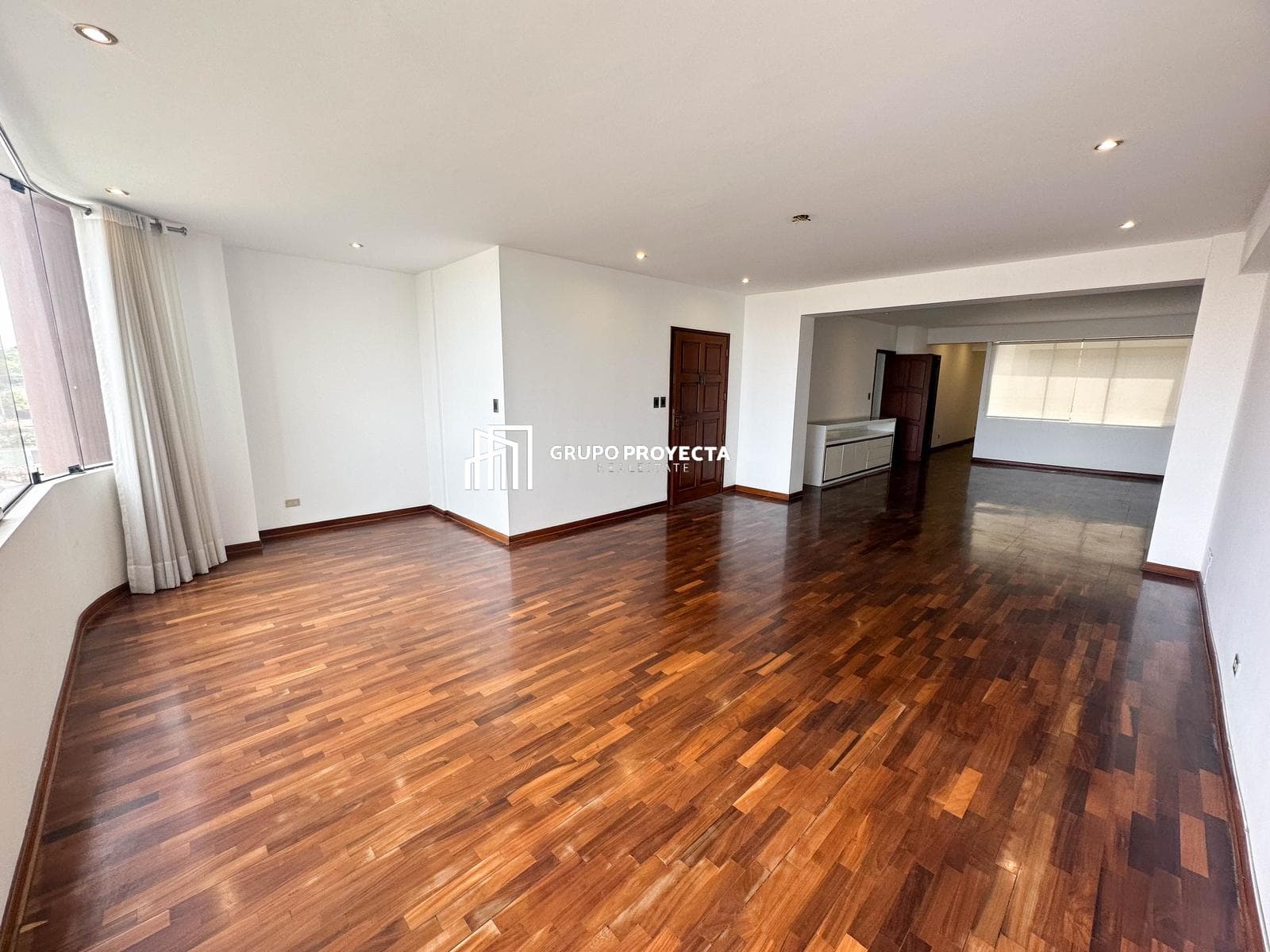 Chacarilla San Borja - 197 mts - 03 Dormitorios - 02 Cocheras - 01 Deposito - 1