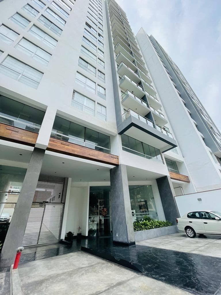 DEPARTAMENTO EN URB. BARRIO MEDICO - 1