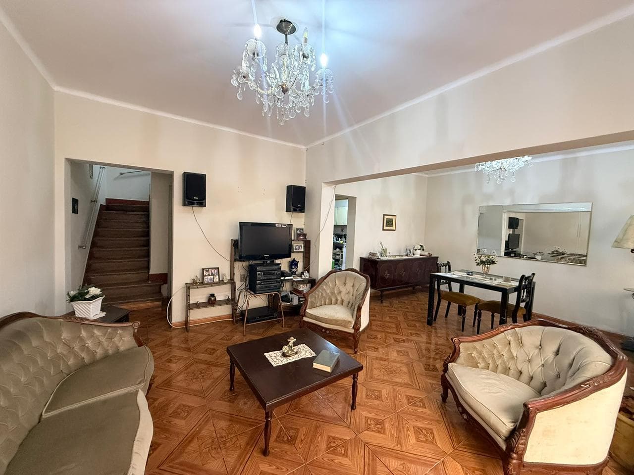 Casa Tipo Chalet De 4 Pisos En Jesús María | 7 Dormitorios + Patio - 1