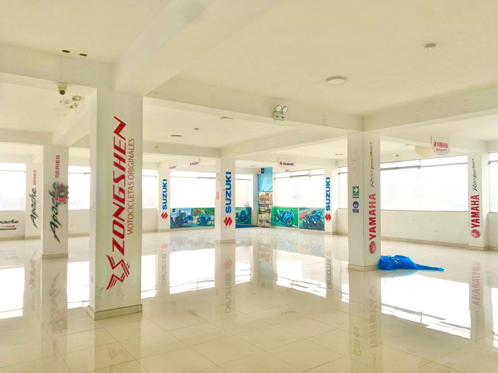 LOCAL COMERCIAL EN ALQUILER – 875 M² - 1