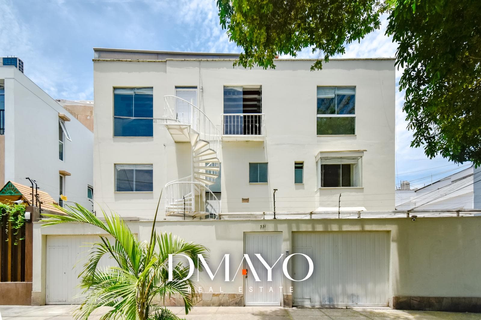 Alquiler | Espaciosa casa en esquina a media cuadra de Av. Benavides – Ideal para vivienda o negocio - 1