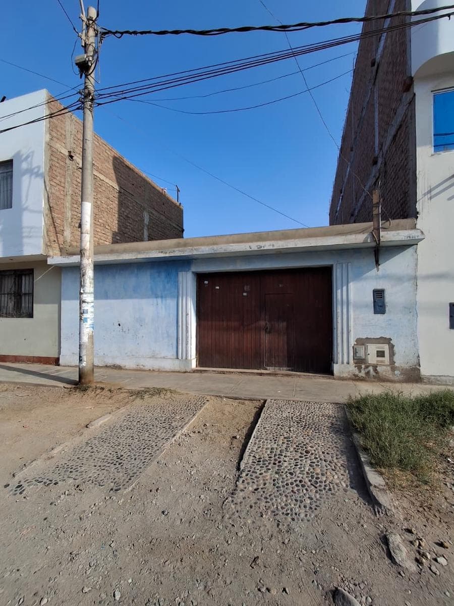 Venta de casa como terreno en Urb. Santa Rosa de Hualcara - San Vicente de Cañete - 1