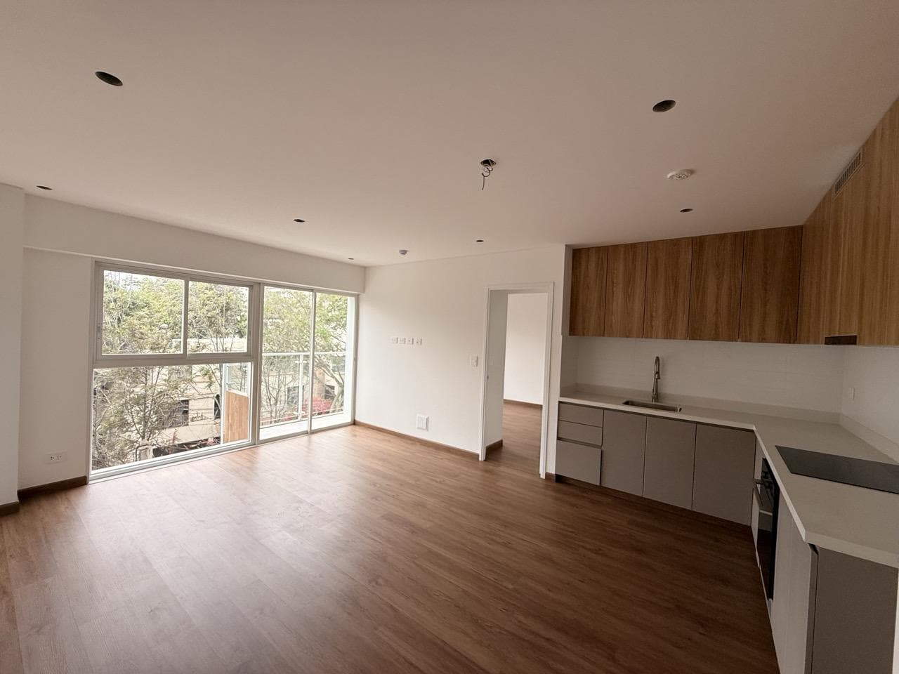 Departamento de estreno de 2 dormitorios en Parque Blume con cochera y vista exterior - 1