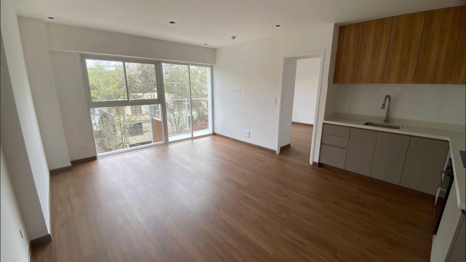 Departamento de estreno de 2 dormitorios en Parque Blume con cochera y vista exterior - 1