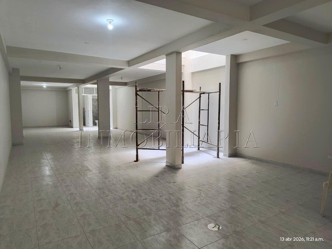 LOCAL COMERCIAL EN ALQUILER EN PRIMER PISO 125M2 SANTA ANITA - 1