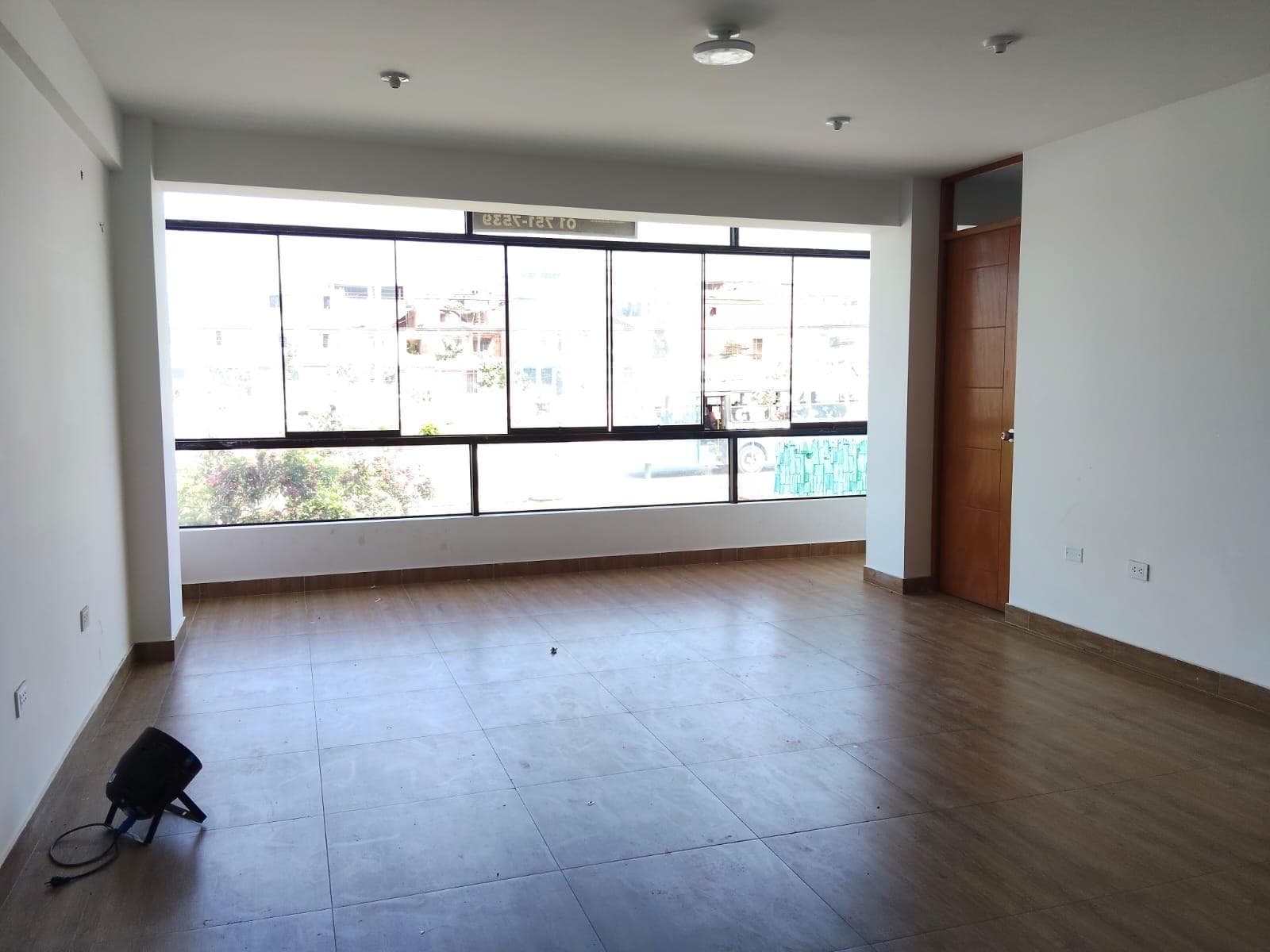 ALQUILER DE LOCAL EN SEGUNDO PISO EN VILLA EL SALVADOR - 1