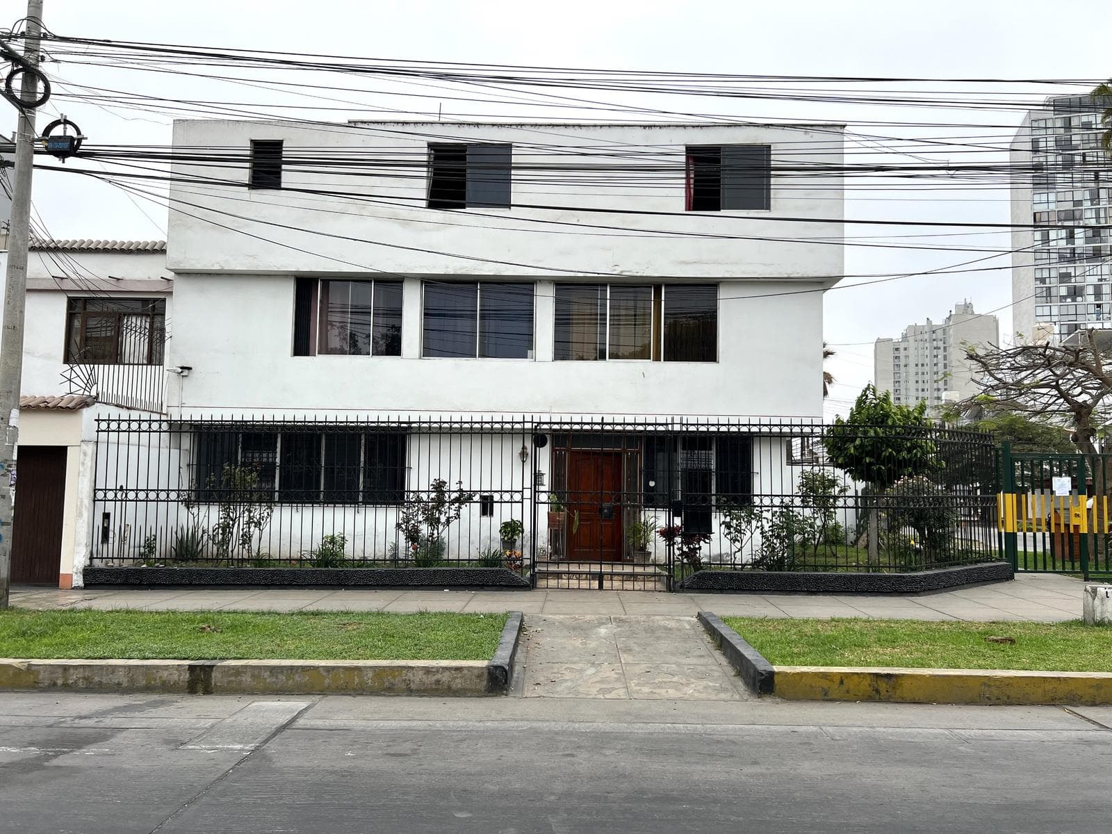 Alquiler De Local en La Victoria - 1