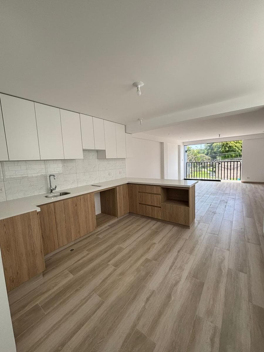 SE VENDE DÚPLEX 196M2 EN SAN BORJA CON 2 COCHERAS - 1