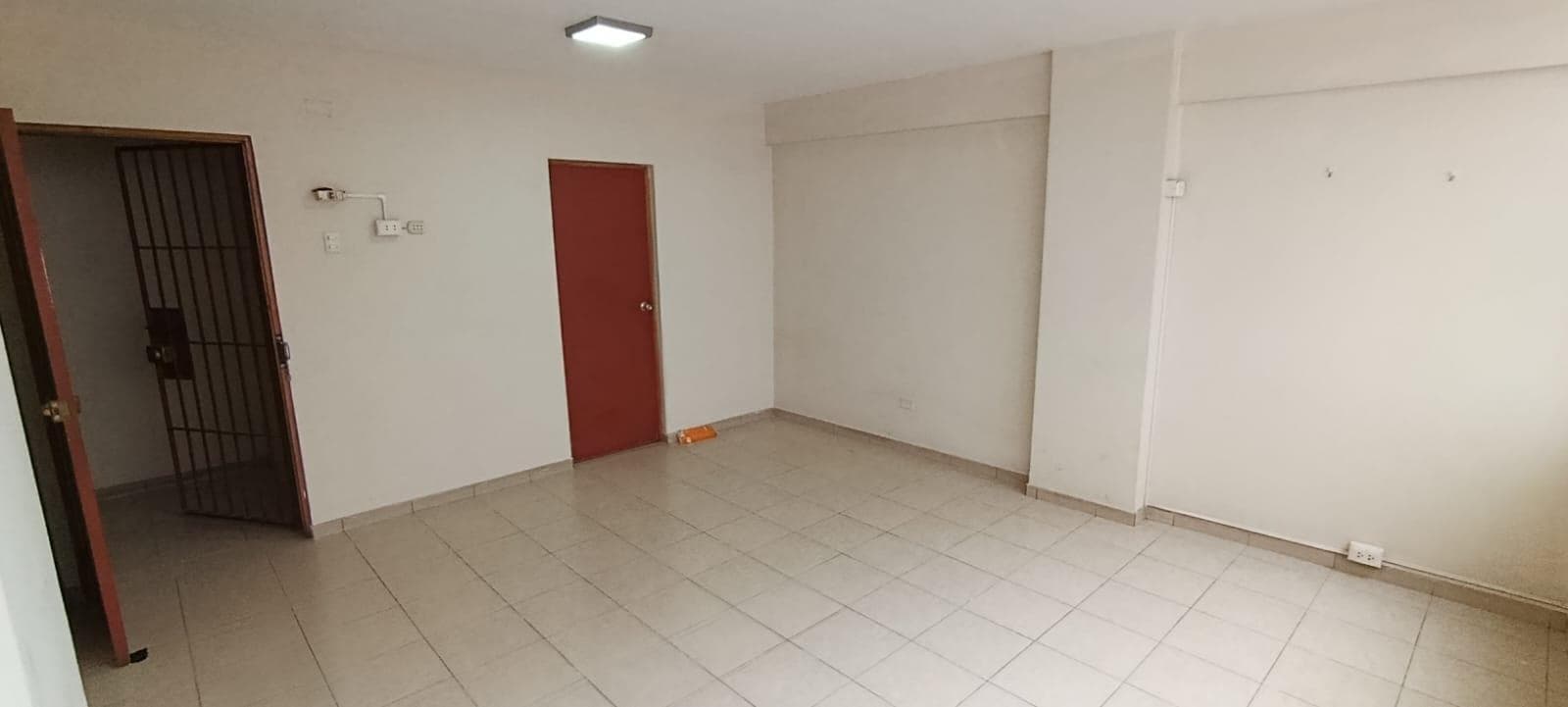 Alquiler De Oficina – Av. Nicolás De Piérola, Cercado De Lima - 1
