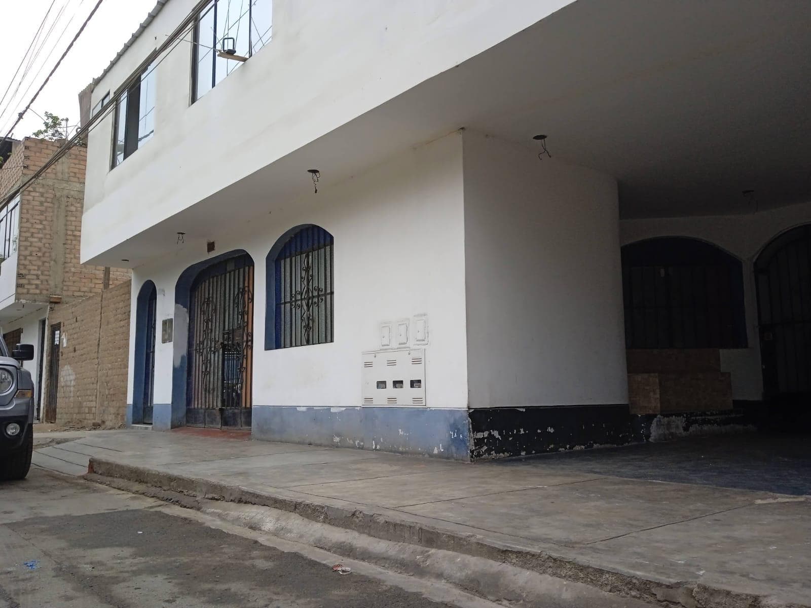 Alquiler de Local Comercial, 1er Piso Frente Al Parque En SMP - 1