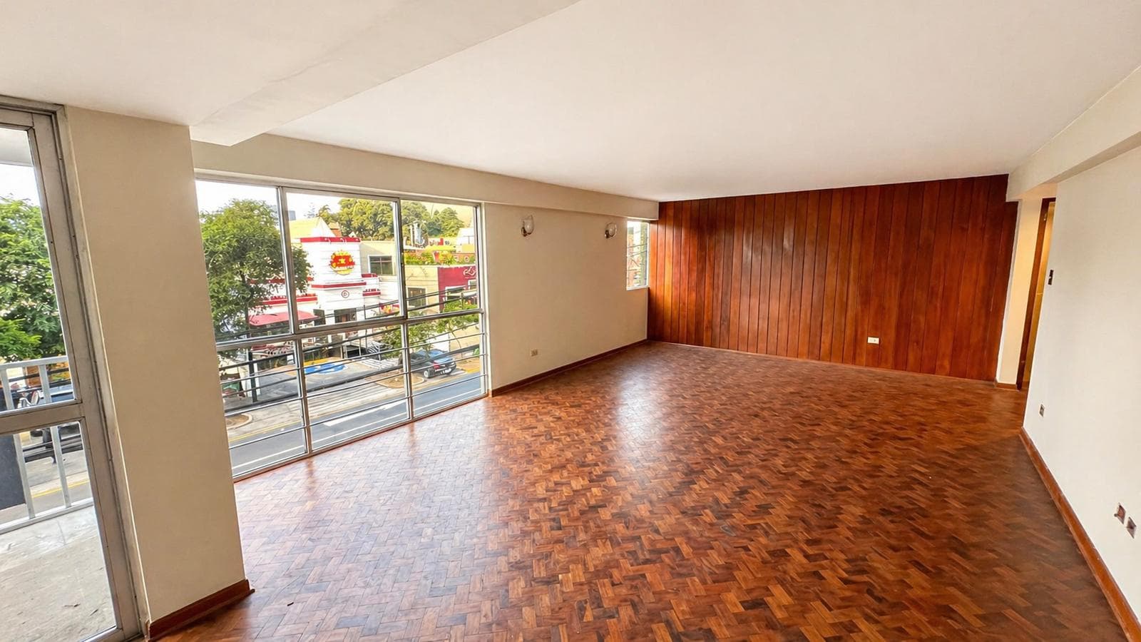 Departamento de 140 m² en Cavenecia a una cuadra del Óvalo Gutiérrez - 1