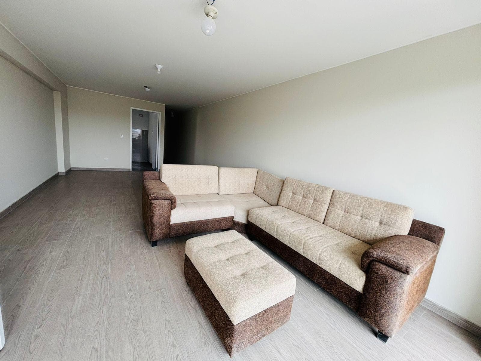 Departamento a la Venta en Santiago de Surco 5to Piso con vista a la Calle - 1
