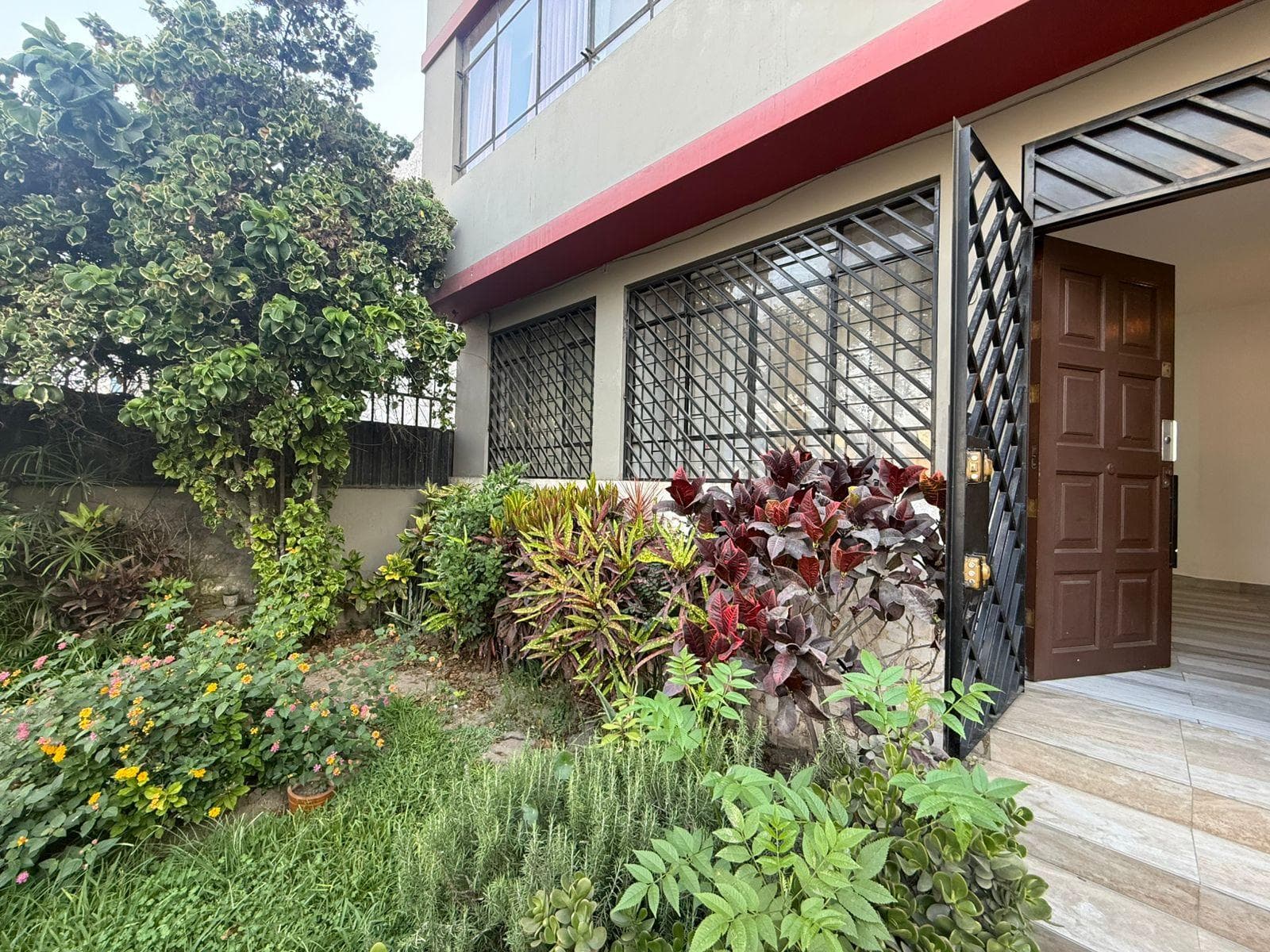 Departamento con ingreso independiente en Miraflores alquiler $600 - 1