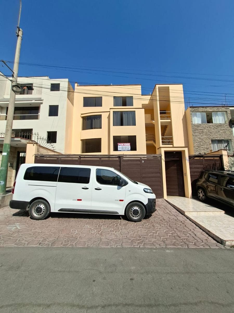 Venta de Departamento en Santiago de Surco - 1