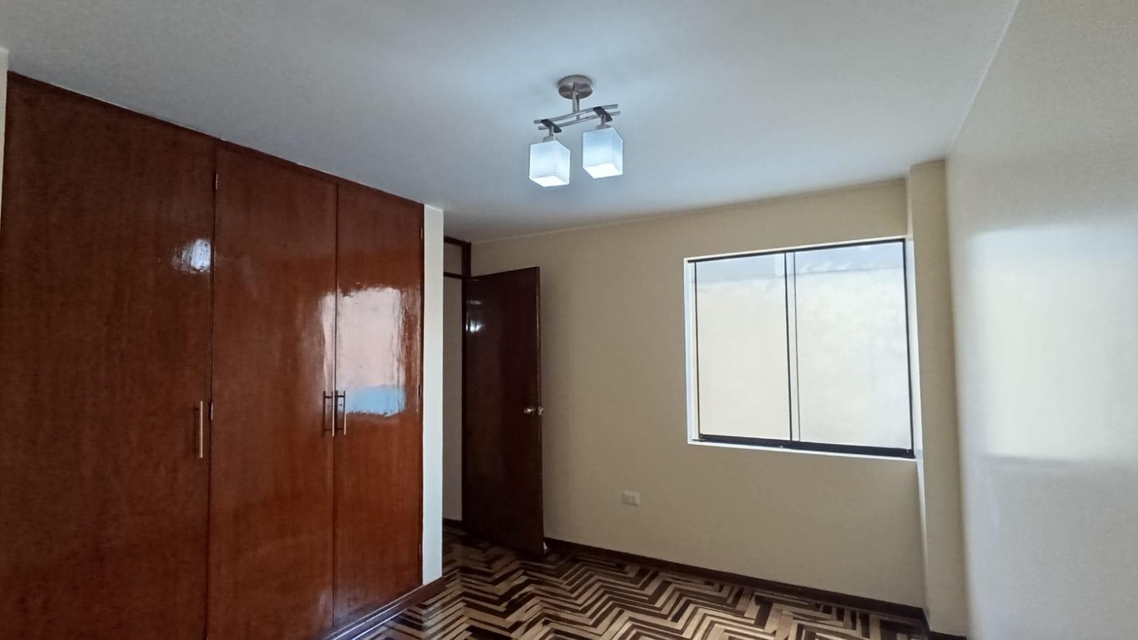 Departamento Estratégico en Lince - 1