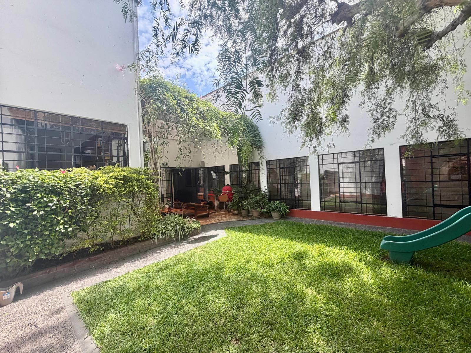 EXCLUSIVA CASA EN SAN ISIDRO - ZONA DEL GOLF - 1