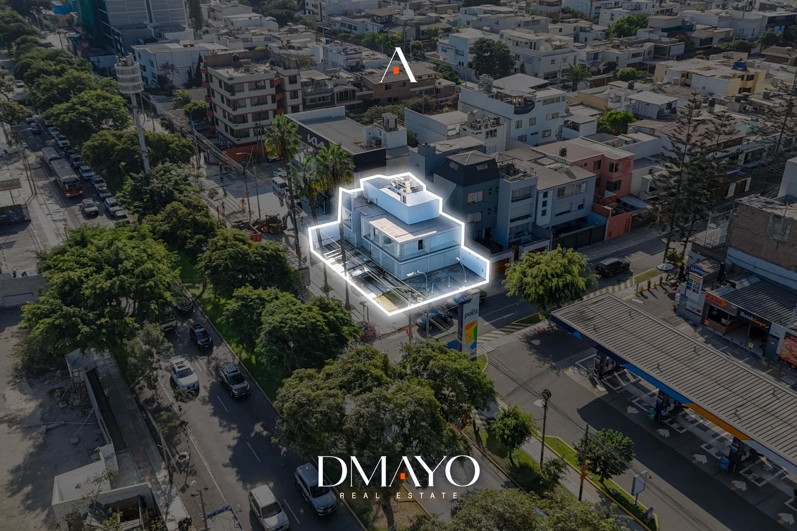 ALQUILER LOCAL COMERCIAL DE 296 M2 EN ESQUINA AV. BENAVIDES CON CALLE CAPULIES - 1