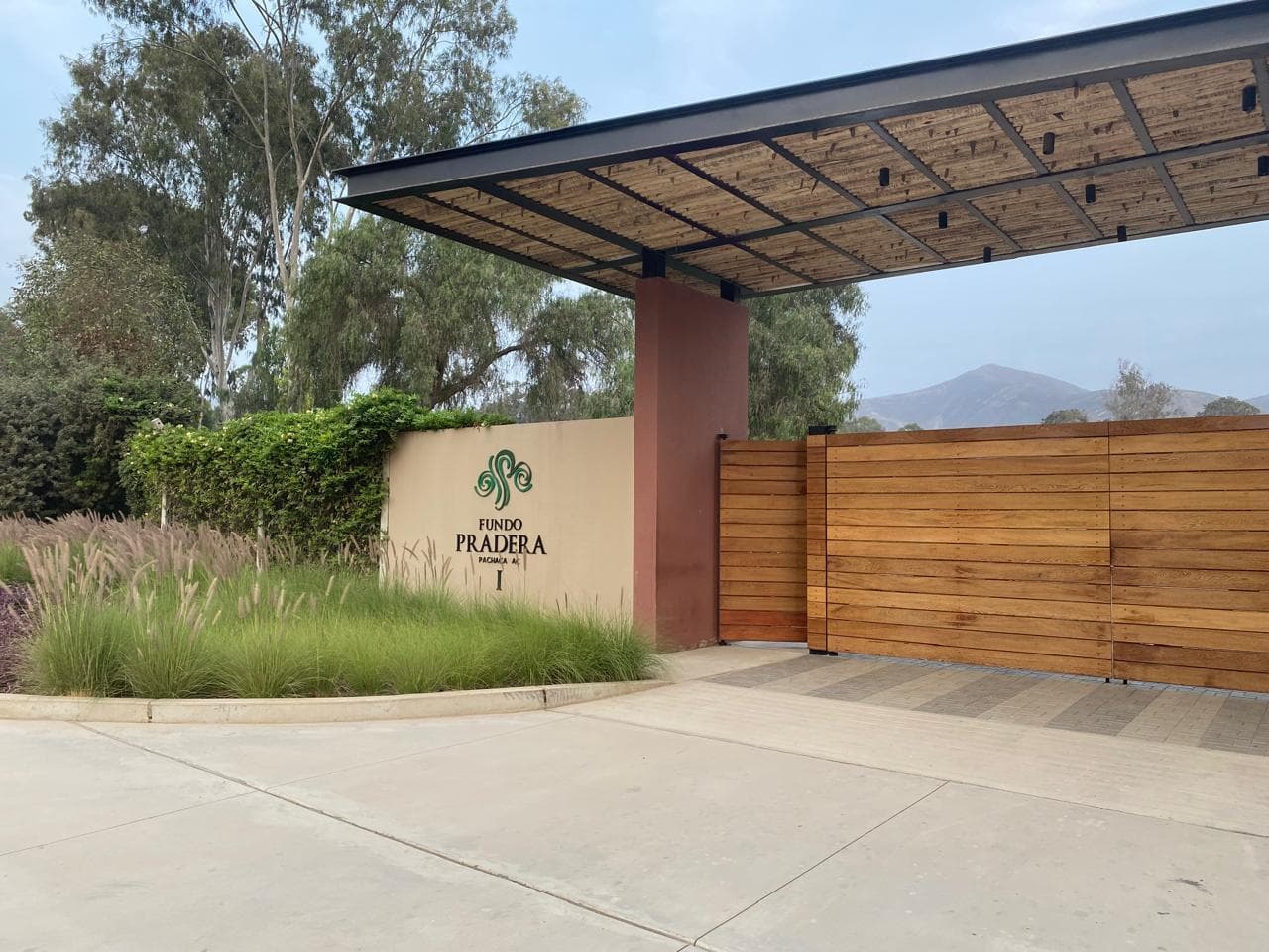 Venta de Terreno con estacionamiento en Condominio Exclusivo Fundo Pradera de Pachacamac I - 1