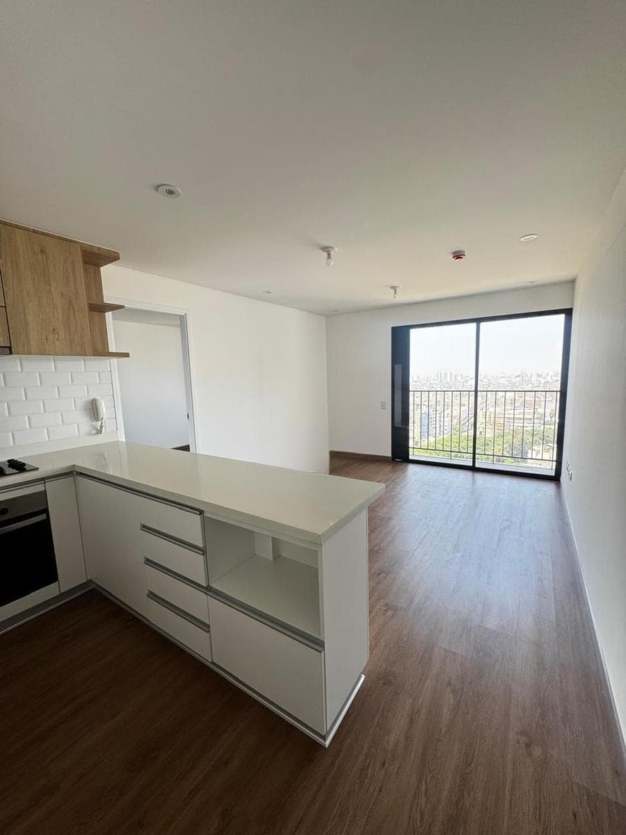 ALQUILER DEPARTAMENTO EN AV. ARAMURU SURQUILLO, SEMIAMOBLADO - 1