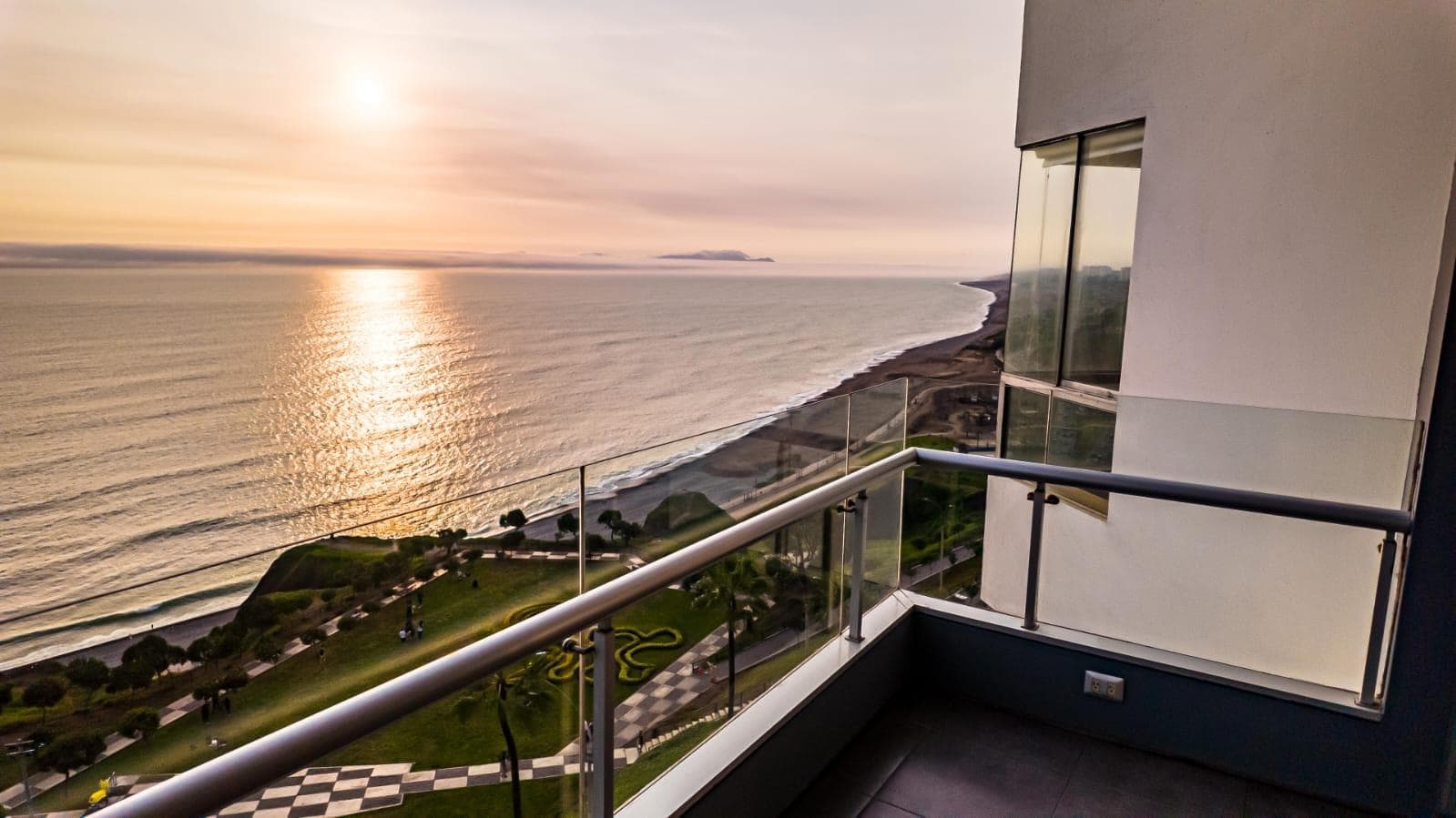 Dpto. con vista al mar en Miraflores - 1