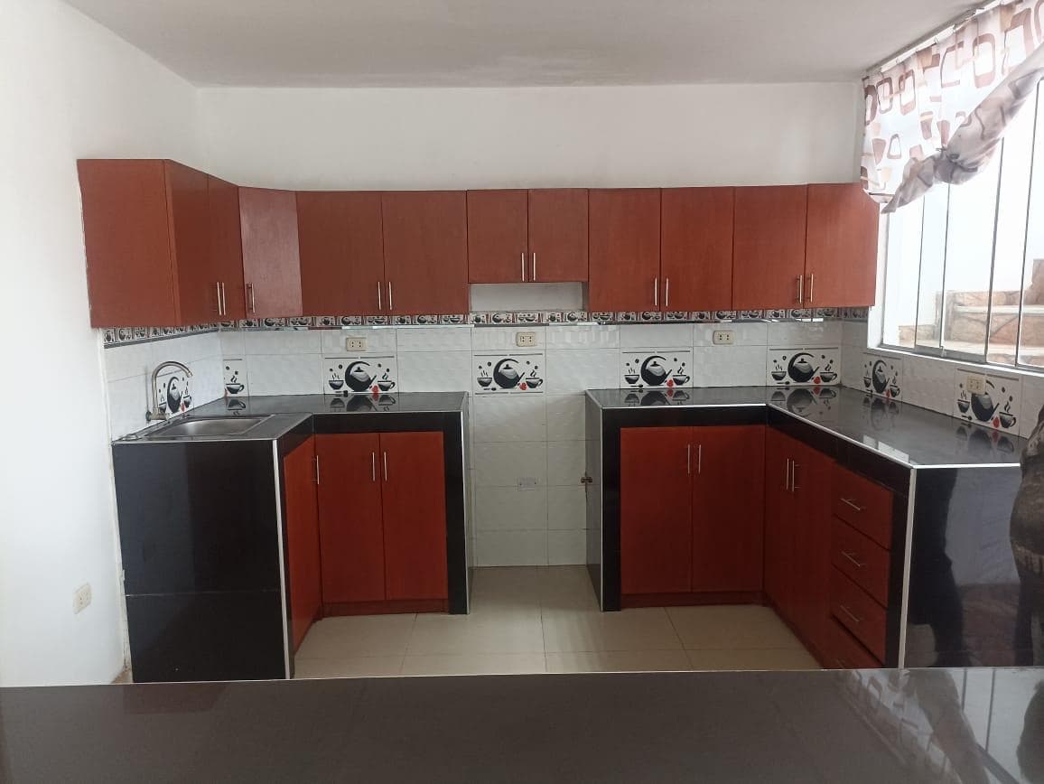 VENTA DE DEPARTAMENTO EN SAN MARTIN DE PORRES - AMPLIO Y MODERNO. - 1