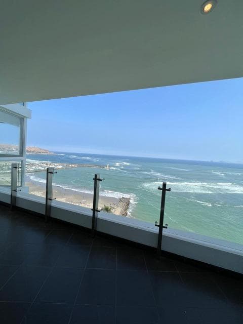 Vendo Lindo Departamento Flat en Malecón Castilla N 1XX, Piso 5, Barranco. - 1