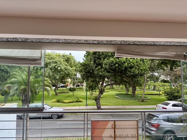 DEPARTAMENTO EN ALQUILER FRENTE A PARQUE EN LA AURORA MIRAFLORES - 1
