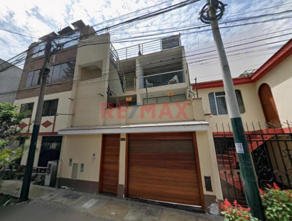 Vendo Departamento 111 M2 En 2Do Piso Frente A Parque En Surco - 1
