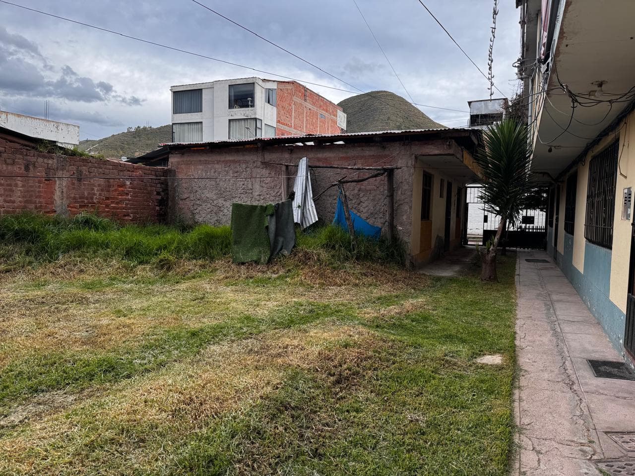 EN VENTA TERRENO EN ESQUINA URB FRANCISO PALAO SAN SEBASTIASN - 1